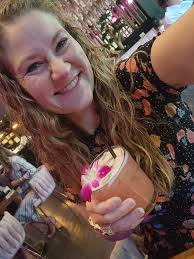 💔 Are you living with pain? 💔** It is crucial to remember that everyone  is fighting their own battles. Pain can manifest in many forms, whether  it's physical, emotional, chemical or