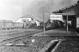 Gambar kereta api hitam putih. 46 Best Foto Lama Hitam Putih Stasiun Depo Dll Ideas Dutch East Indies East Indies Indonesian