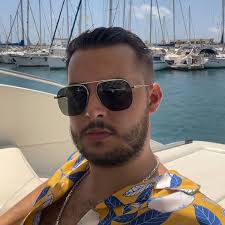 How NVIDIA Went From a Tiny Tech Startup to the King of AI: Barney, Bailey, Barney,  Bailey: 9798304646925: Amazon.com: Books