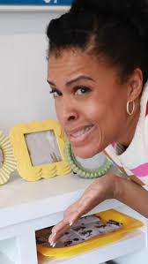 New Year came in hot! So this year can we all resolve to actually putting  photos into all those photoless frames that are currently adorning your  shelves?! I can’t be the only one! My @canonusa SELPHY ...