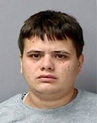 $1,000 DE FIANZA (10%) A UNA JOVEN DE 26 AÑOS POR AMENAZAR DE MUERTE A SU  PROPIA MADRE CON UN CUCHILLO FRENTE A AGENTES DE LA POLICIA EN ARECIBO. Las  Voces Del