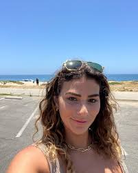 date selfies in order