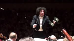 I started this day by checking out gustavo dudamel. Insolite Si Gustavo Dudamel Dirigeait Beethoven En Lancant Des Eclairs Et En Jouant Au Tennis