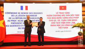 Tin tuc trong ngay doc bao dat viet cập nhật mới nhất cập nhật liên tục các tin tức pháp luật xã hội sức khỏe bóng đá 2015. Gs Vs Chau VÄƒn Minh Chá»§ Tá»‹ch Viá»‡n Han Lam Khoa Há»c Va Cong Nghá»‡ Viá»‡t Nam Nháº­n Huan ChÆ°Æ¡ng Báº¯c Ä'áº©u Bá»™i Tinh Cá»§a Phap Cá»•ng TtÄ't Viá»‡n Han Lam