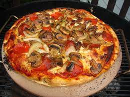 Grilled Pizza How To Make Pizza On A Weber Kettle Grill Weber Recipes Homemade Pizza How To Make Pizza