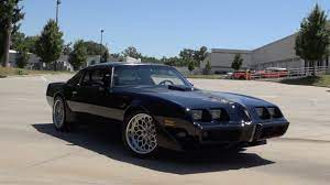 Here i got the '79 release for the upcoming 1980 firebird trans am as a promo kit, which means it's all molded in one color besides a couple of accenting bits and has screws that allow the body to be tightly secured to the chassis. 135986 1980 Pontiac Firebird Trans Am Youtube