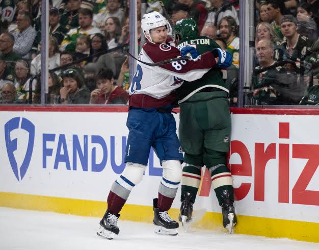 Avalanche's Martin Necas makes statement in Game 4 victory over Wild