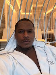 JG WENTWORTH TAKES THE AMUSEMENT PARK. TBT @jgwentworth @intheweehourstoo  💰💰💰 #intheweehours #jgwentworth #pennsylvaniaregionaltheatre #troupe  #quassyamusementpark #carouseltheatre #operaredux #jgw