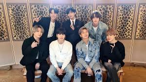 En el primer juego tendremos la oportunidad de convertirnos en libreros: Bts Txt Y Otros Idolos Del K Pop Apareceran En El Concierto Virtual El 16 De