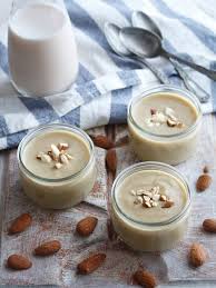 Creme Vanille Au Lait D Amandes Recette En 2020 Lait D Amande Lait D Amande Recette Creme Vanille
