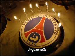 Gateau Psg Pour Un Fan De Foot Les Creations D Arquencielle Idee Deco Gateau Anniversaire Garcon Gateau Anniversaire