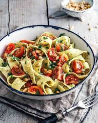 Sommerliche Tagliatelle Mit Petersilien Pesto Gesunde Rezepte Petersilie Pesto Rezepte