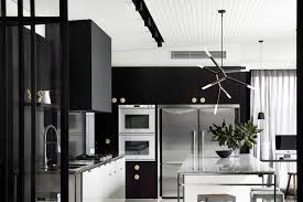 Salah satu faktor utama dapur yang harus anda pikirkan adalah pencahayaan. 7 Ide Dapur Serba Hitam Stylish Dan Elegan Btn Properti