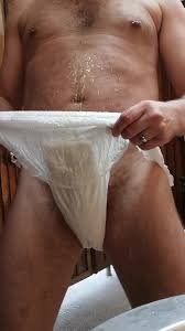 Pissing Man diaper - ThisVid.com