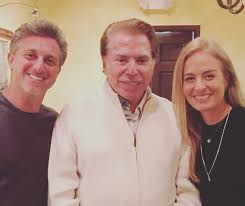 Foi do rádio minha gente; Luciano Huck Homenageia Silvio Santos Pelos 90 Anos Meu Respeito Amizade E Admiracao Quem Quem News