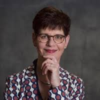 Caroline Hoff's Instagram, Twitter & Facebook