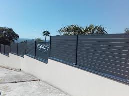 Cloture De Jardin En Alu Alulam Personnalisez Votre Cloture A L Infini Cette Cloture Aluminium En G Amenagement Jardin Cloture Cloture Jardin Panneau Jardin