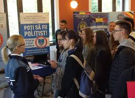 Scoala de politie septimiu muresan. Tinerii Isi Doresc O CarierÄ In PoliÅ£ia RomanÄ DovadÄ Interesul Manifestat La Promovarea Concursului De Admitere In Scolile Postliceale Ale M A I Sesiunea Ianuarie 2020 RealizatÄ Azi La Centrul De CulturÄ UrbanÄ