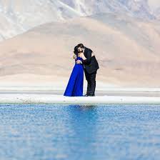 Find almost anything for sale in malaysia on mudah.my, malaysia's largest marketplace. This Couple S Stunning Pre Wedding Shoot In Leh Is Everything