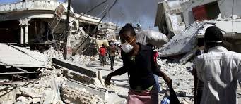 Le séisme de 2010 en haïti est un tremblement de terre d'une magnitude de 7,0 à 7,3 4 survenu le 12 janvier 2010 à 16 heures 53 minutes et 10 secondes, heure locale. Les Catastrophes Naturelles Ont Fait 295 000 Morts En 2010 Le Point