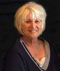 Erin Ginter's Instagram, Twitter & Facebook