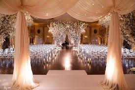 Menikah di gedung biasanya cenderung lebih praktis daripada menikah di rumah. Konsep Dekorasi Pernikahan Di Gedung Untuk Pesta Pernikahan Yang Berkesan Wedding Market