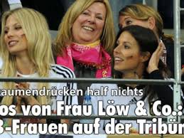 See, rate and share the best hose memes, gifs and funny pics. Daniela Low Und Die Spielerfrauen Auf Der Tribune Fussball