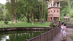 With a total area of 30.35 hectares, of which a lake takes up 14.16 hectares, gunung lang recreational park was opened to the public since october, 2000. Gunung Lang Recreational Park Ipoh æ€¡ä¿å´'å´™æµªä¼'é—²å…¬å›­ Youtube