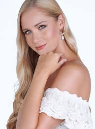 Lucy Kent's Instagram, Twitter & Facebook