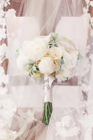 Offers a wide range of floral, wedding and event rental services. Rent Your Wedding Flowers From Something Borrowed Blooms