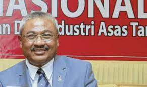 Datuk douglas uggah embas tan sri joseph kurup (timbalan). Bekas Pengarah Urusan Tekun Nasional Didakwa