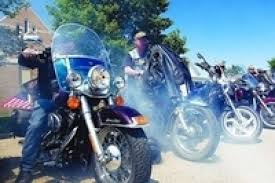 900 pay tribute to beloved biker