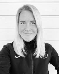 Säg HEJ till vår nya, härliga coach Emma Dahlgren 🌟👋🏽 Emma har precis  flyttat till Torsby då hon fått en tjänst som special idrottslärare på  Stjerneskolans idrottsgymnasium (längd). Hon har en treåring