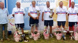 Albertville, en savoie, accueille le championnat de france de boule lyonnaise dans les catégories quadrettes, triples féminins et jeunes. La Boule Figeacoise