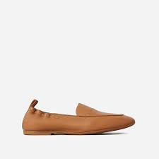 Everlane knows you can't resist a new drop and today they released a new shoe. The Day Loafer Everlane