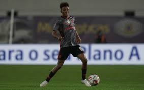 Oyuncunun ambulans uçakla sabah saatlerinde i̇stanbul'da olacağı öğrenildi. Gedson Fernandes Would Help Tottenham Hotspur Maintain Youth Led Project