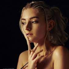 Eva Elfie fans (смотри меня ночью) - YouTube