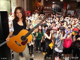 Arranged by 盧凱彤 (ellen loo) & 蔡德才 (jason choi). é¦™æ¸¯æ­Œæ‰‹å¢å‡¯å½¤å æ¥¼ æ­»å› ä¸æ˜Ž æ›¾é«˜è°ƒè¡¨ç™½å…¶å¤ªå¤ª æ–°é—» è›‹è›‹èµž