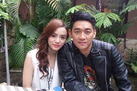 Sebelum menikah dengan dylan sahara, ifan seventeen pernah menikah dengan ghea astrid gayatri yang berprofesi sebagai seorang dokter pada 2006 silam. Hari Ini Istri Ifan Seventeen Berulang Tahun