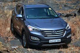 Hyundai santa fe diesel 4x4 automatic price was inr 31.73 lakh before being discontinued. Hyundai Santa Fe Receives 559 Bookings Iab Report