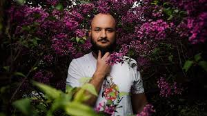 Kredit umožní i stahování neomezenou. Pokac Tvrdi Ze Nedela Nic Ale Delam To Dobre Pochvalil Se Pri Koncertu V Pardubickych Automatickych Mlynech Pardubice Zive