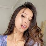 Aimee Vang's Instagram, Twitter & Facebook