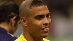Modern dünyada, sadece kadınlar değil, erkekler de görünüşlerini izler. Ronaldo Dan Coutinho Ya Nasihat