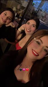 Hicimos el intercambio de colores con mis amix 3/3 🖤💗♥️