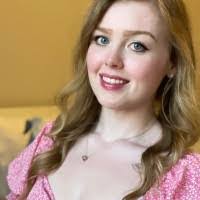 Sarah Senter's Instagram, Twitter & Facebook