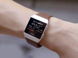 How do i turn on my fitbit. How To Turn Your Fitbit Tracker Off And On Again