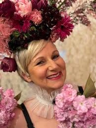 Deine Expertin für Nagelfolien von MANIFIX aus Radevormwald