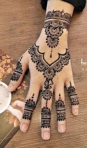 It is beautifully coordinated with a delicately embroidered chiffon dupatta and dyed trouser. New Eid Mehndi Designs 2021 Beautiful Simple And Easy Styleglow Com