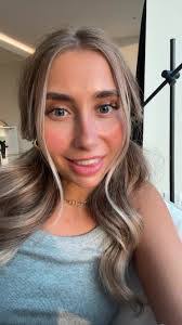 Kami Hubbard's Instagram, Twitter & Facebook