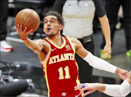 公鹿原本想趁著老鷹「少主」楊恩 (trae young)右腳骨挫傷，力拚在g4就取得聽牌，未料自家一哥卻在第3節還剩7分38秒倒下，「字母哥」試圖封阻長人卡佩拉 (clint capela)的「空中接力」灌籃，落地時左腿不自然彎曲，隨即抱著左膝倒地。. 9d9stszip9dgpm